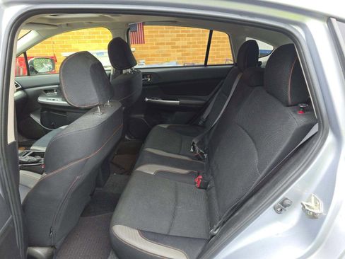 Used 2017 Subaru Crosstrek 2.0i Premium w/ Moonroof Package AWD/4WD image 9