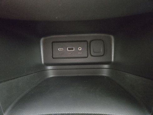 Certified 2024 Chevrolet Equinox LT FWD image 26