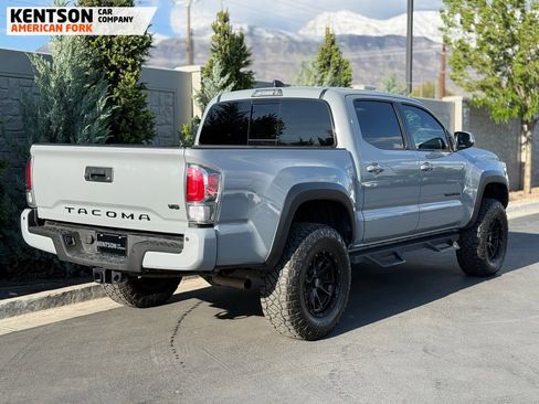 Used 2020 Toyota Tacoma TRD Off-Road w/ Technology Package AWD/4WD image 8