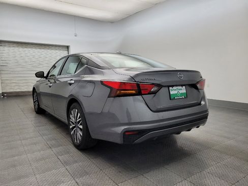 Used 2024 Nissan Altima 2.5 SV image 5