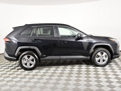 Used 2025 Toyota RAV4 LE AWD/4WD image 5