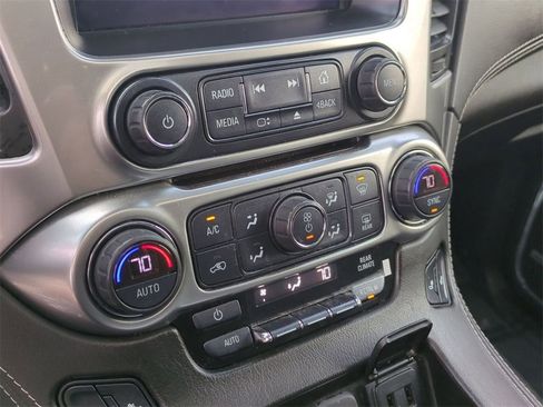 Certified 2019 Chevrolet Suburban LT w/ Luxury Package image 11