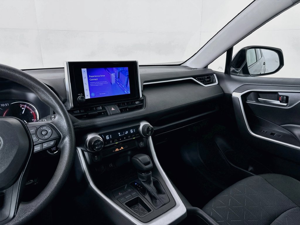 Used 2025 Toyota RAV4 XLE FWD image 23