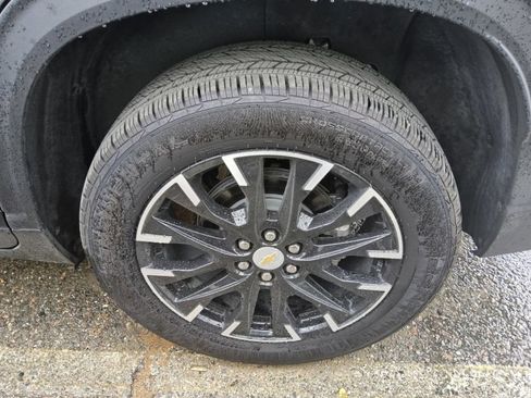 Used 2025 Chevrolet Traverse LT w/ Sun and Wheel Package FWD image 6