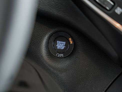 Used 2021 Jeep Cherokee Latitude Lux w/ Sun & Sound Group image 25