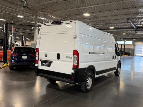 Used 2024 RAM ProMaster 2500 w/ Convenience Group FWD image 9