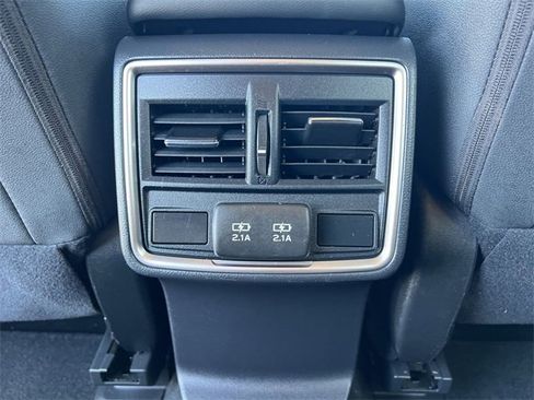 Used 2020 Subaru Forester Premium image 33
