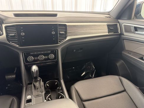 Used 2023 Volkswagen Atlas Cross Sport SE FWD image 29