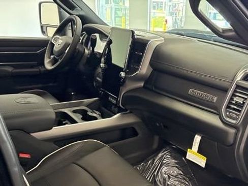 New 2026 RAM 2500 Laramie AWD/4WD image 22