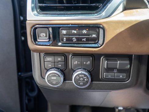 Used 2026 GMC Yukon Denali Ultimate AWD/4WD image 27