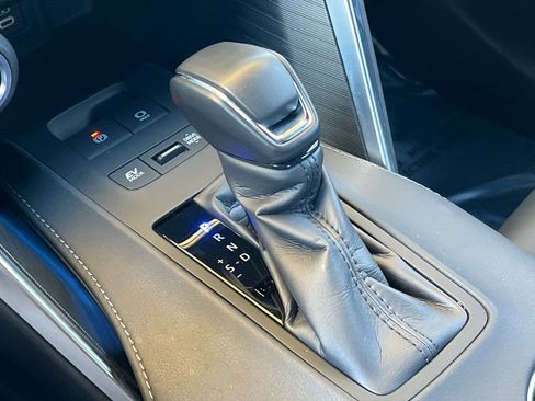 Certified 2024 Toyota Venza XLE image 26