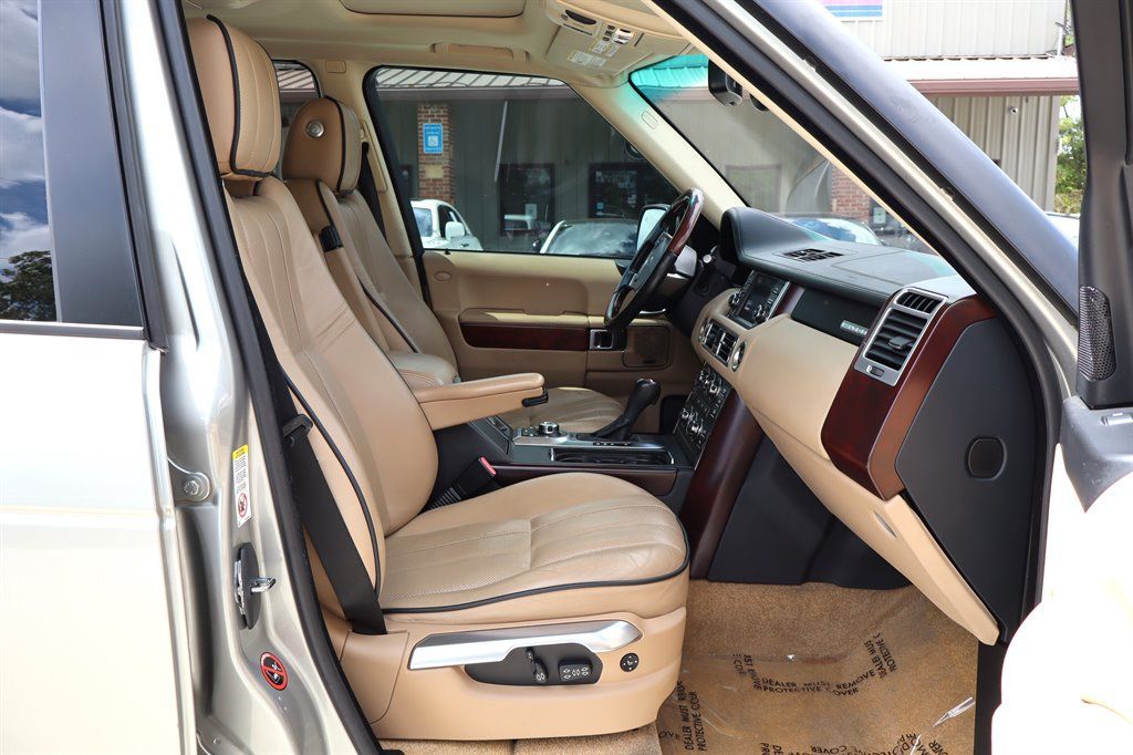 Used 2011 Land Rover Range Rover HSE LUX AWD/4WD image 17