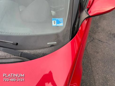 Used 2015 Hyundai Veloster FWD image 8