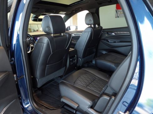 Used 2022 Buick Enclave Avenir w/ Avenir Technology Package AWD/4WD image 19