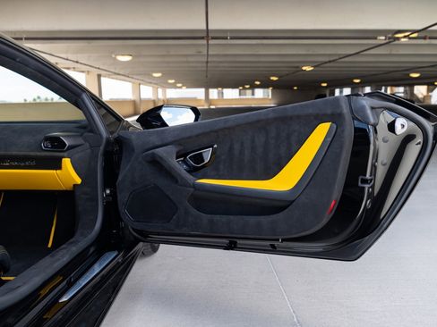 Used 2024 Lamborghini Huracan Tecnica image 34