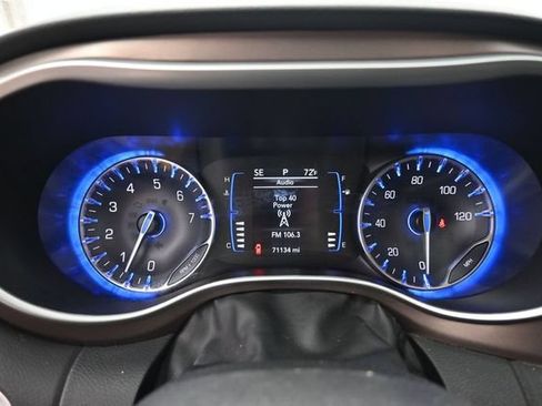 Used 2023 Chrysler Voyager LX FWD image 19