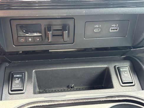 Used 2022 Nissan Titan PRO-4X w/ Pro-4x Convenience Package AWD/4WD image 28