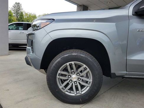 New 2024 Chevrolet Colorado LT w/ LT Convenience Package III image 32