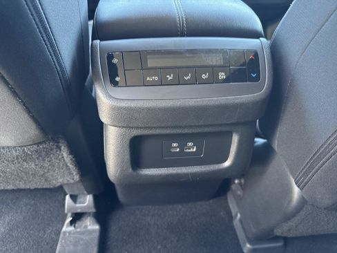Used 2024 Nissan Pathfinder SV AWD/4WD image 23