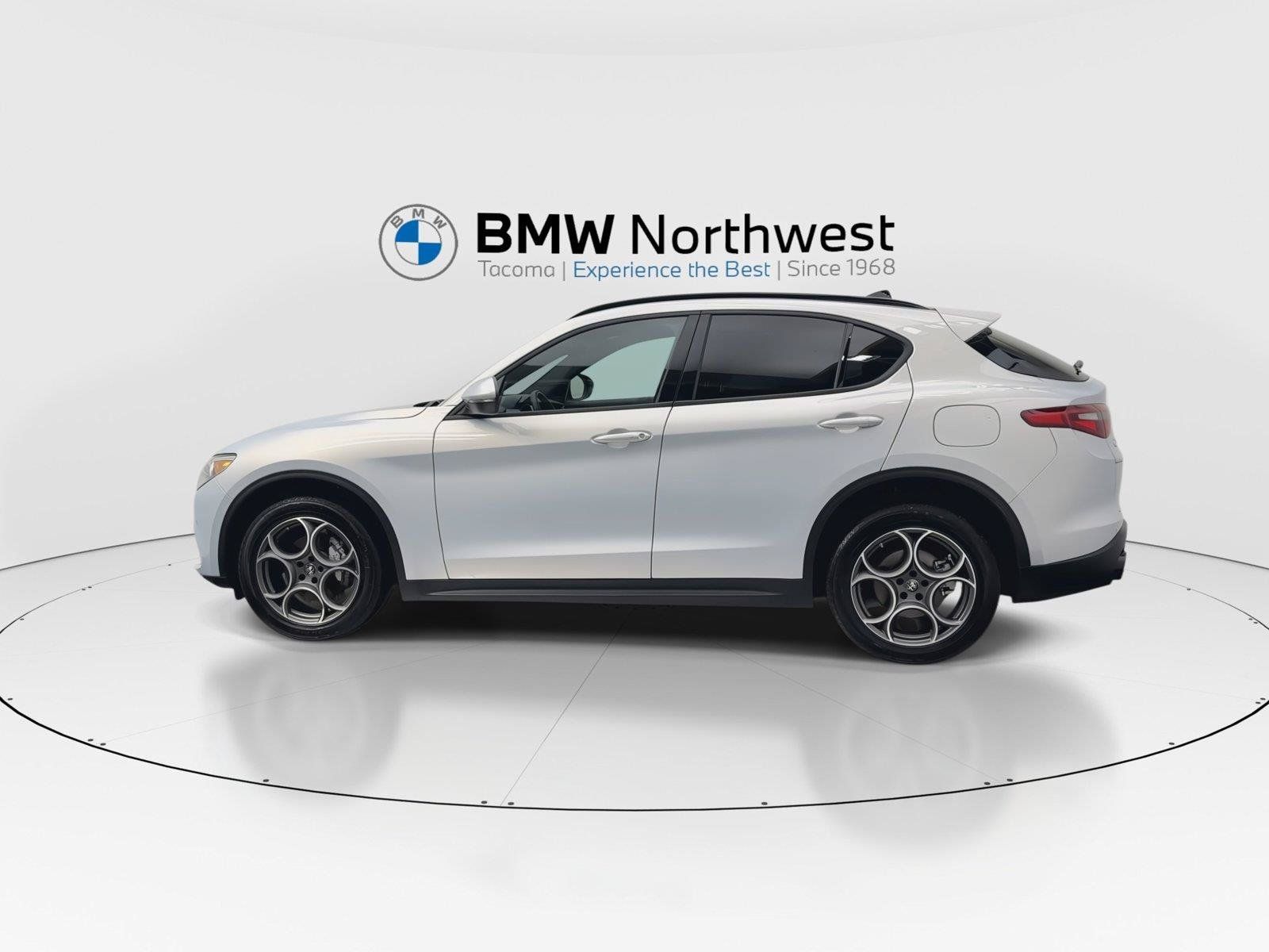 Used 2023 Alfa Romeo Stelvio Sprint AWD/4WD image 11