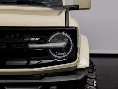 Used 2025 Ford Bronco Outer Banks AWD/4WD image 5