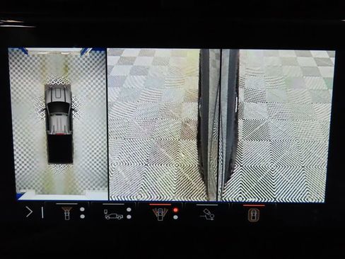 Used 2025 GMC Sierra 2500 AT4 image 23