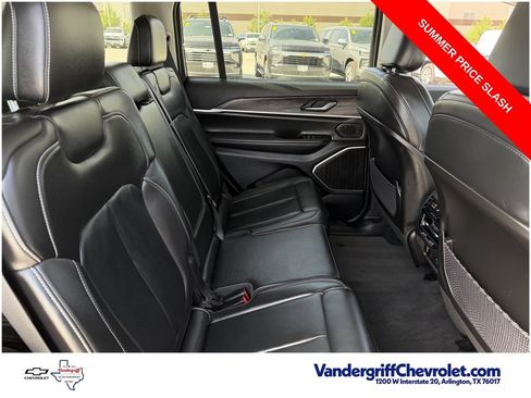 Used 2022 Jeep Grand Cherokee L Limited AWD/4WD image 29