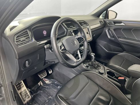 Used 2022 Volkswagen Tiguan SEL R-Line image 9