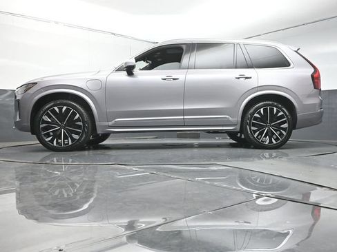 Certified 2026 Volvo XC90 T8 Core w/ Protection Package Premier AWD/4WD image 38