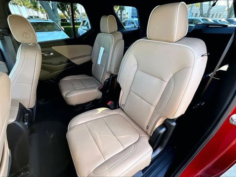 Used 2023 Chevrolet Traverse Premier image 22