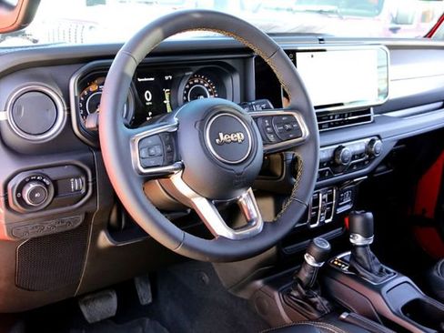 Used 2025 Jeep Wrangler Sahara w/ Technology Group image 10