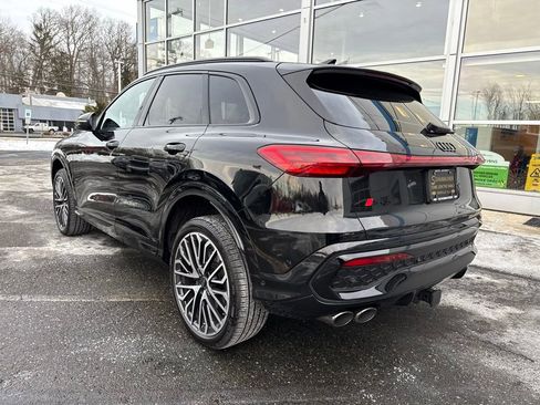 Used 2025 Audi SQ5 Premium Plus w/ Premium Plus Package image 12