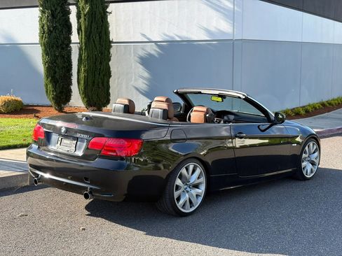Used 2011 BMW 335i Convertible RWD image 5