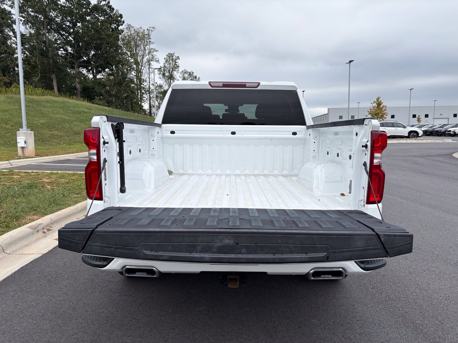 Used 2024 Chevrolet Silverado 1500 RST w/ Z71 Off-Road Package AWD/4WD image 11