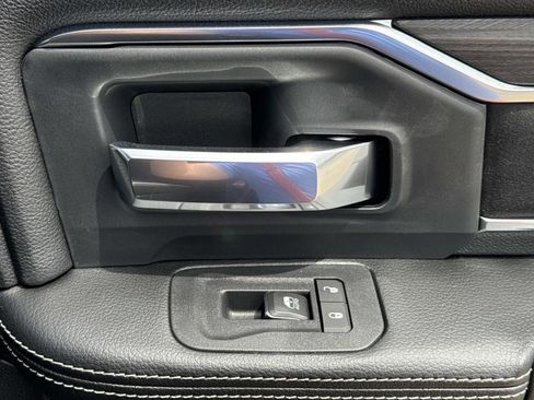 New 2026 RAM 2500 Laramie AWD/4WD image 14