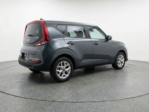 Used 2025 Kia Soul LX w/ LX Technology Package image 9