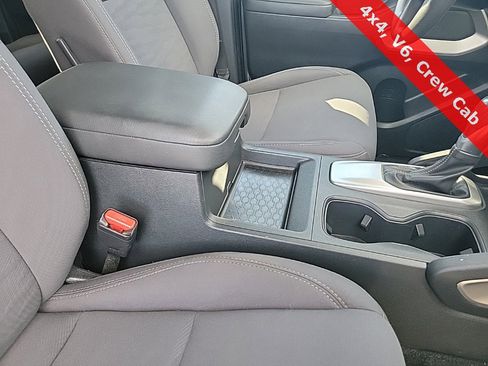 Used 2022 Nissan Frontier SV image 49