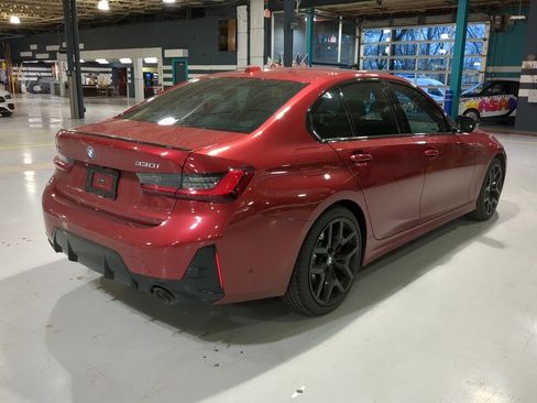 Used 2025 BMW 330i xDrive Sedan w/ M Sport Package image 7