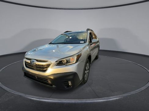 Used 2021 Subaru Outback Premium image 3