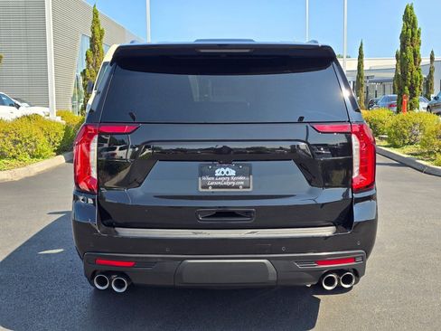 Used 2024 GMC Yukon Denali w/ Denali Reserve Package AWD/4WD image 7