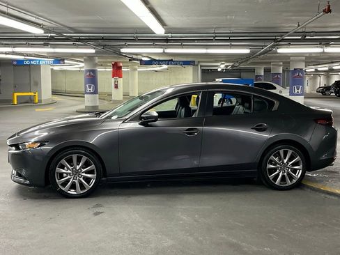 Used 2020 MAZDA MAZDA3 Sedan w/ Preferred Package image 30