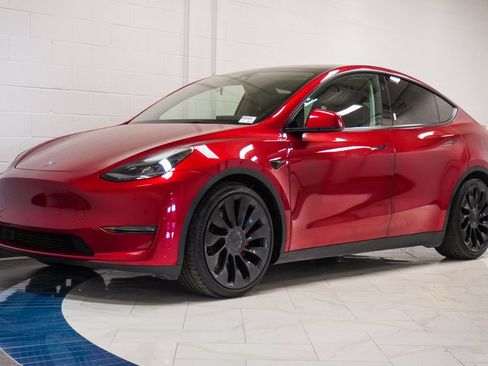 Used 2024 Tesla Model Y Performance AWD/4WD image 4