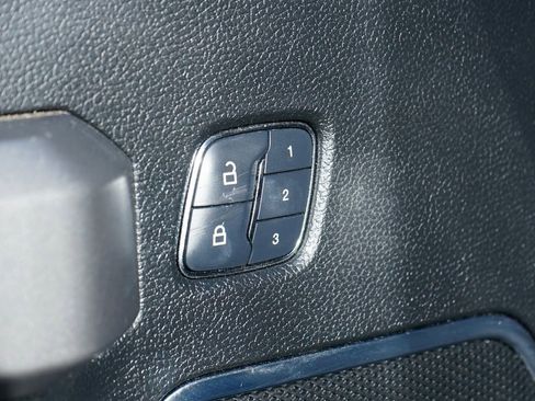 Used 2018 Ford F150 Platinum w/ Equipment Group 701A Luxury image 16