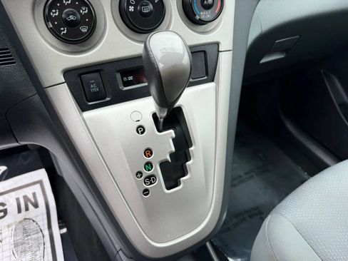 Used 2009 Toyota Matrix S FWD image 16