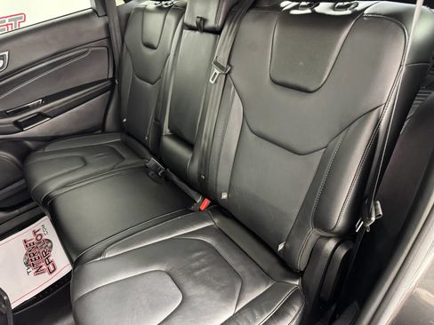 Used 2018 Ford Edge Titanium w/ Ford Safe & Smart Package FWD image 35