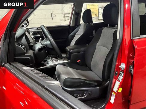 Certified 2018 Toyota 4Runner SR5 image 8