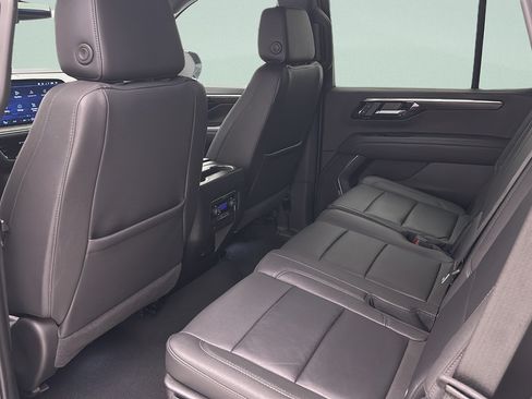 Used 2025 Chevrolet Tahoe LT AWD/4WD image 10