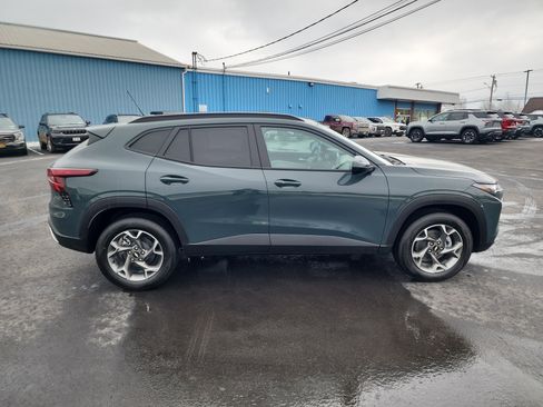 New 2026 Chevrolet Trax LT w/ LT Convenience Package image 9