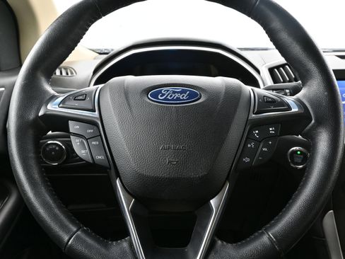 Used 2020 Ford Edge SEL image 13