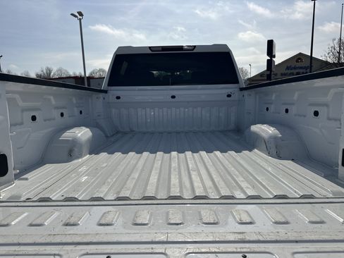 Used 2022 GMC Sierra 2500 Pro w/ Convenience Package image 19